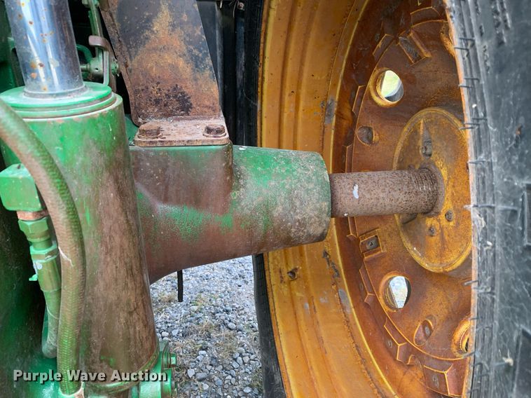 image for item DP8733 2013 John Deere 7215R MFWD tractor