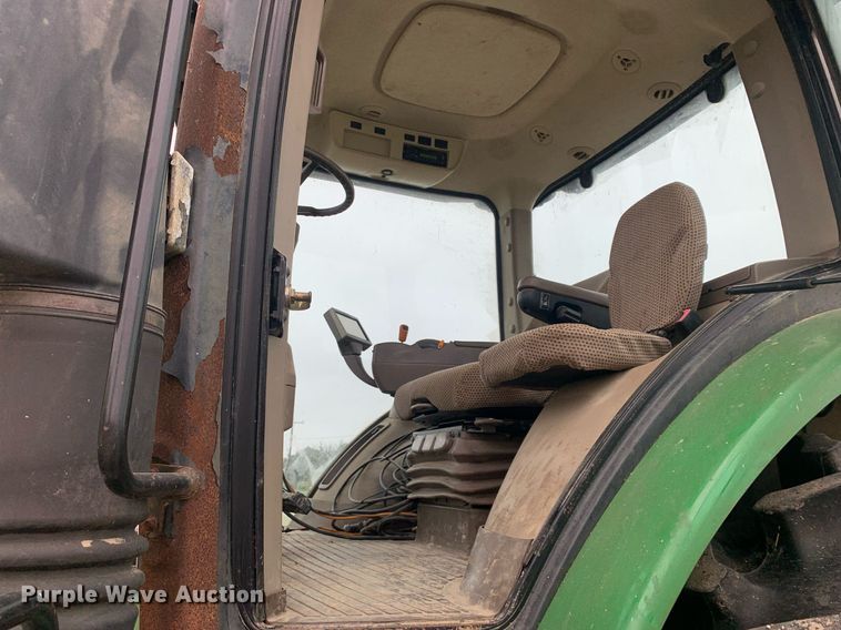 image for item DP8733 2013 John Deere 7215R MFWD tractor