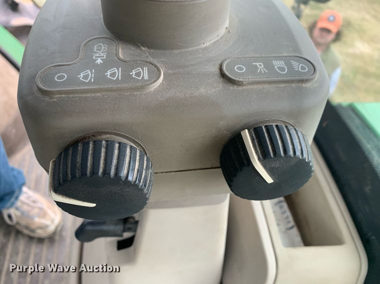 image for item DP8733 2013 John Deere 7215R MFWD tractor