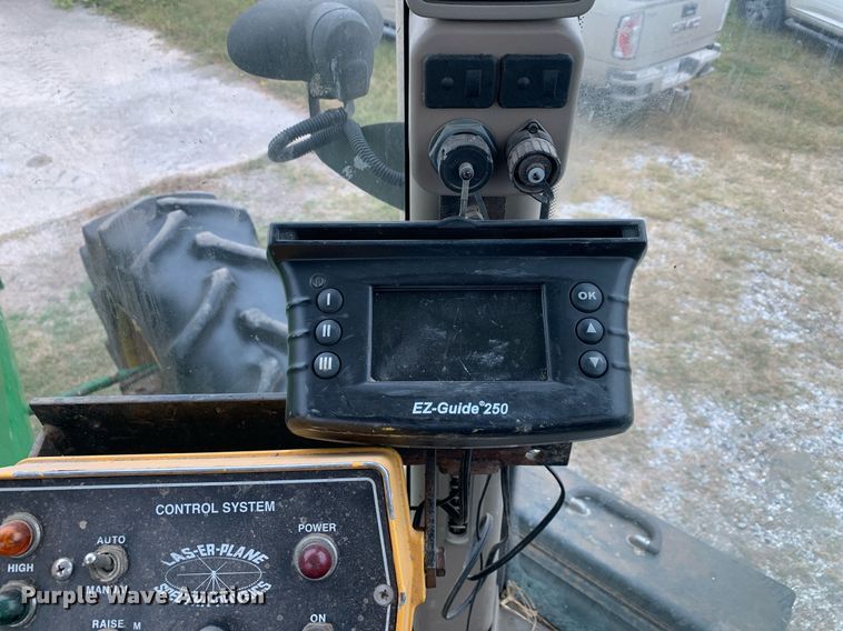 image for item DP8733 2013 John Deere 7215R MFWD tractor