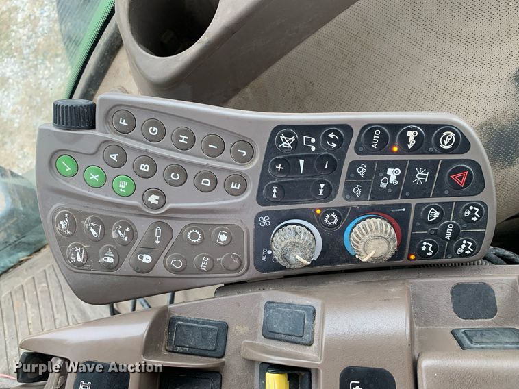 image for item DP8733 2013 John Deere 7215R MFWD tractor