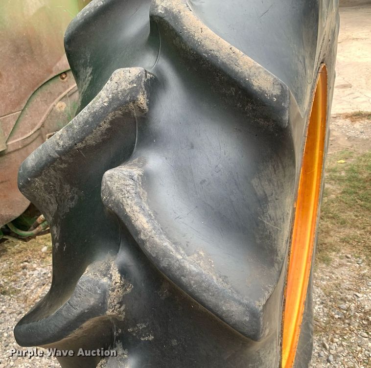 image for item DP8733 2013 John Deere 7215R MFWD tractor