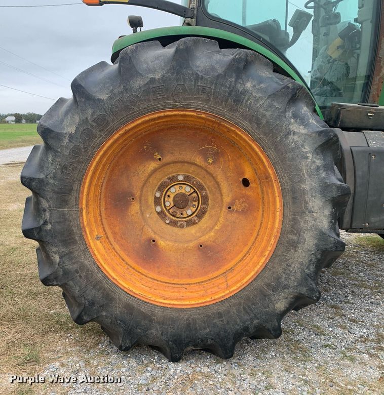 image for item DP8733 2013 John Deere 7215R MFWD tractor