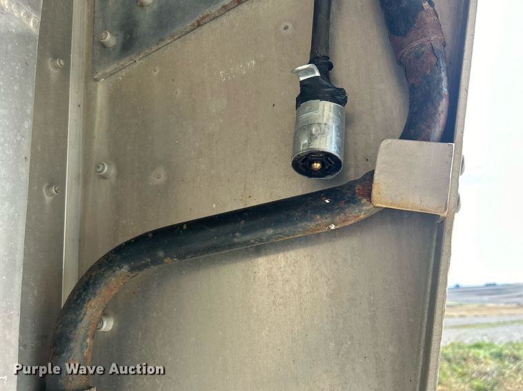 image for item DQ1040 2018 Wilson PSGN-9932P  livestock trailer