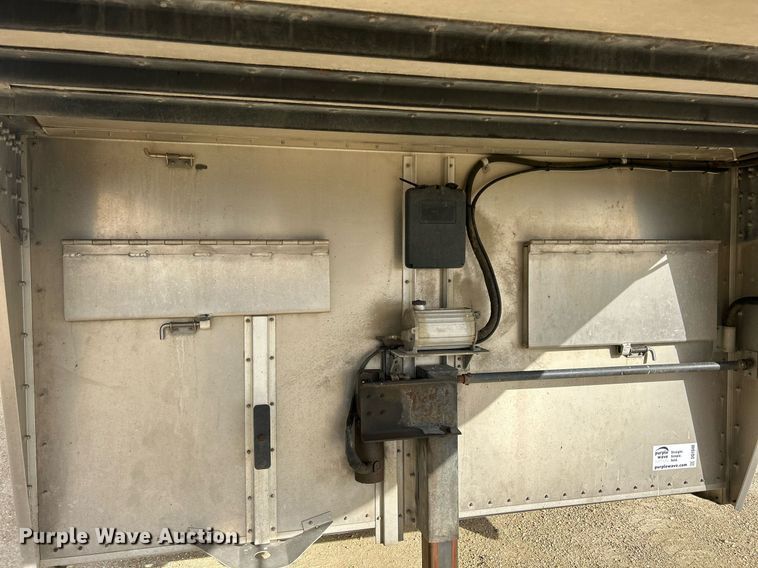 image for item DQ1040 2018 Wilson PSGN-9932P  livestock trailer