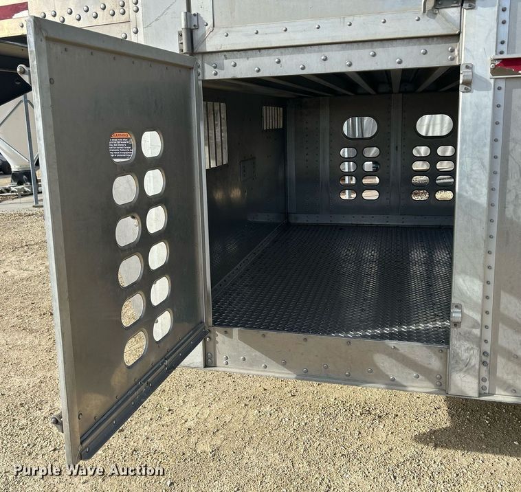 image for item DQ1040 2018 Wilson PSGN-9932P  livestock trailer