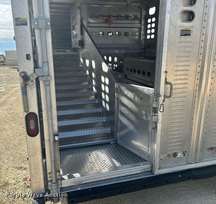image for item DQ1040 2018 Wilson PSGN-9932P  livestock trailer