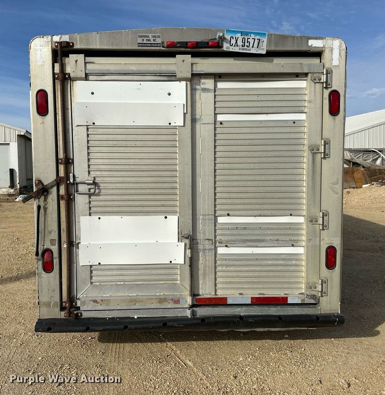image for item DQ1041 2000 Chaparral  livestock trailer