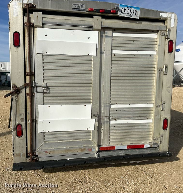 image for item DQ1041 2000 Chaparral  livestock trailer