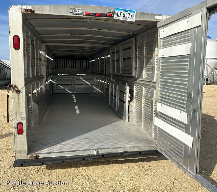 image for item DQ1041 2000 Chaparral  livestock trailer