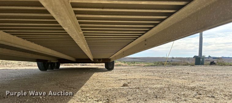 image for item DQ1041 2000 Chaparral  livestock trailer