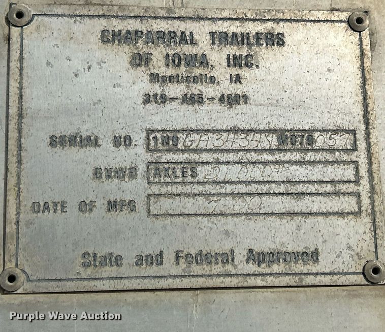 image for item DQ1041 2000 Chaparral  livestock trailer