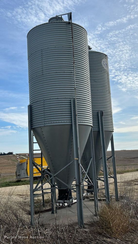 image for item DQ1042 (4) galvanized feed bins