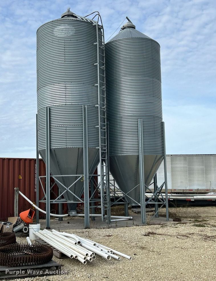 image for item DQ1042 (4) galvanized feed bins