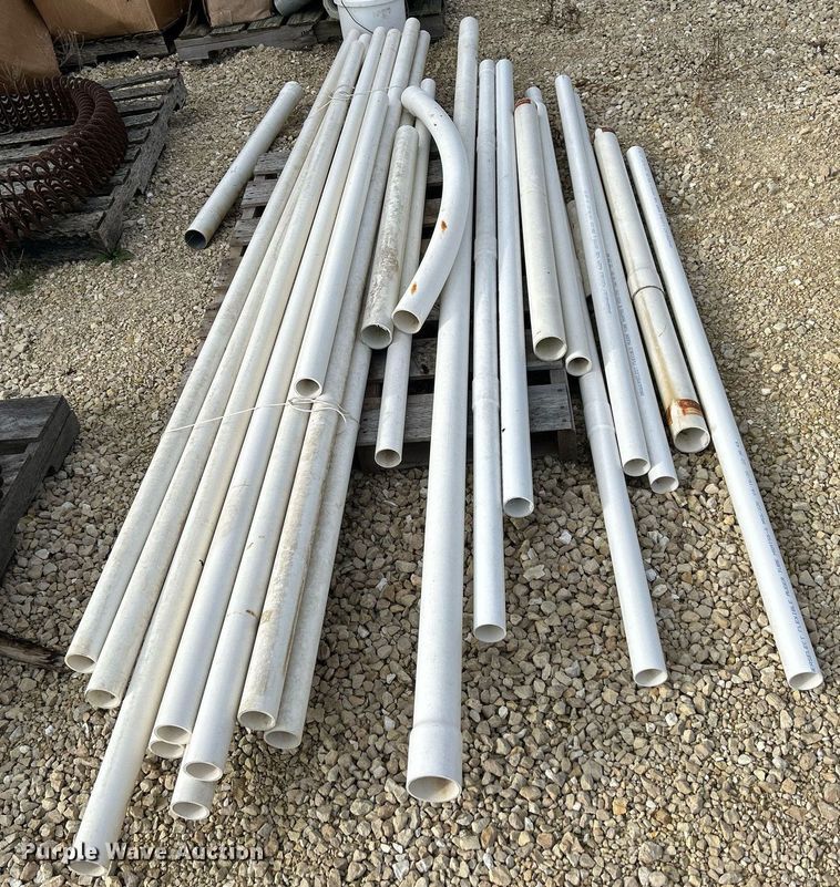 image for item DQ1042 (4) galvanized feed bins