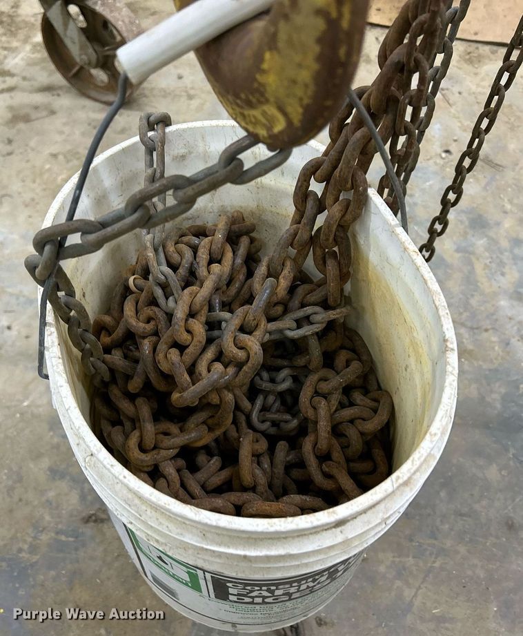 image for item DQ1044 Dresser Budget  chain hoist