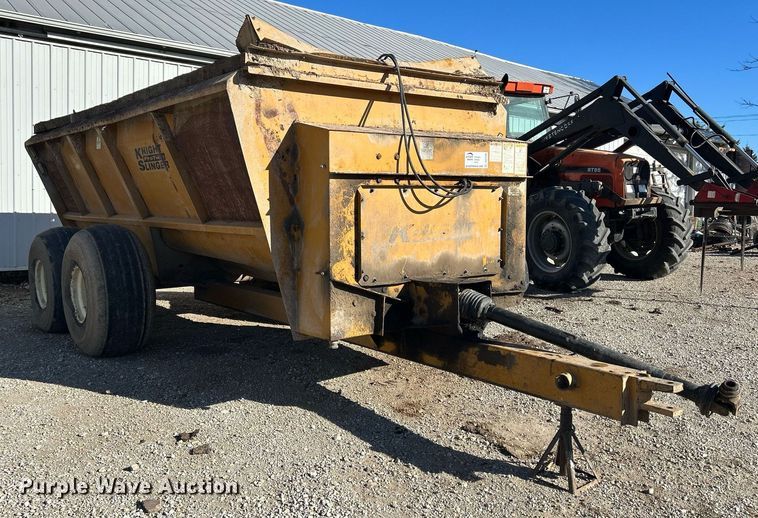 image for item DQ1048 Knight 8024  manure spreader