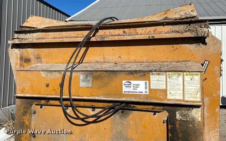 image for item DQ1048 Knight 8024  manure spreader