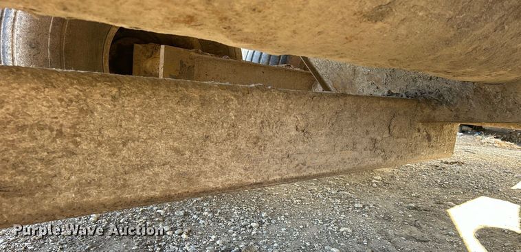 image for item DQ1048 Knight 8024  manure spreader