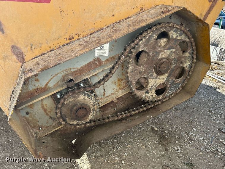 image for item DQ1048 Knight 8024  manure spreader