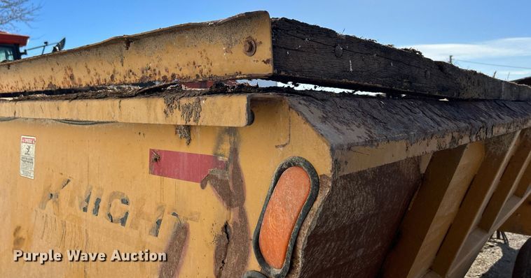 image for item DQ1048 Knight 8024  manure spreader