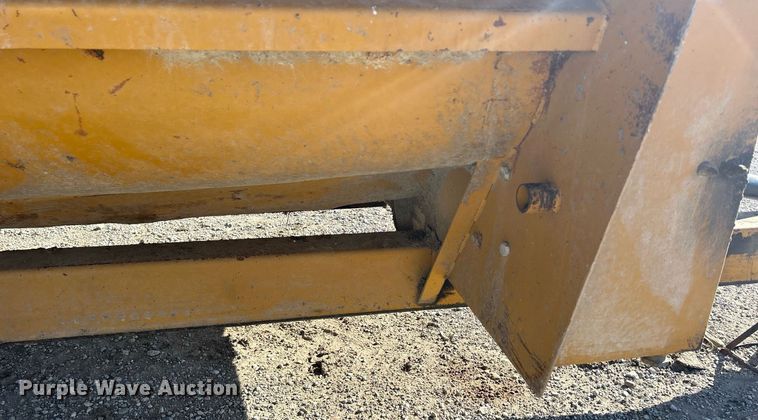 image for item DQ1048 Knight 8024  manure spreader