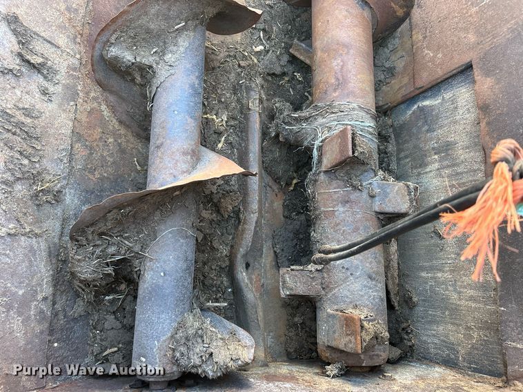 image for item DQ1048 Knight 8024  manure spreader