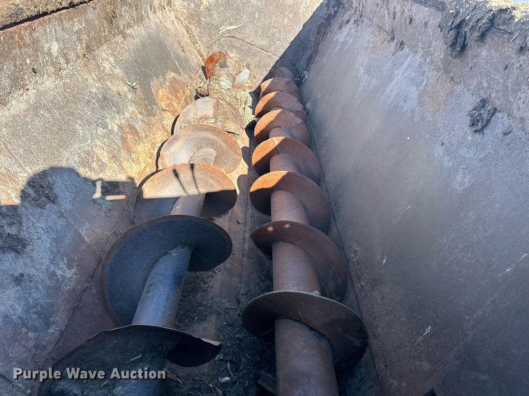 image for item DQ1048 Knight 8024  manure spreader