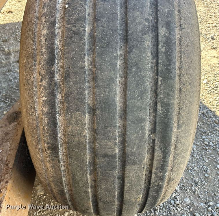 image for item DQ1048 Knight 8024  manure spreader