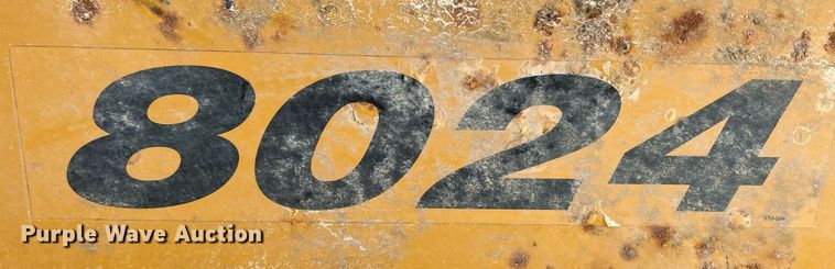 image for item DQ1048 Knight 8024  manure spreader