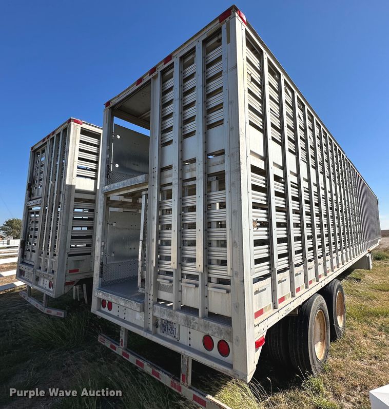 image for item DQ1476 2004 M&W  livestock trailer