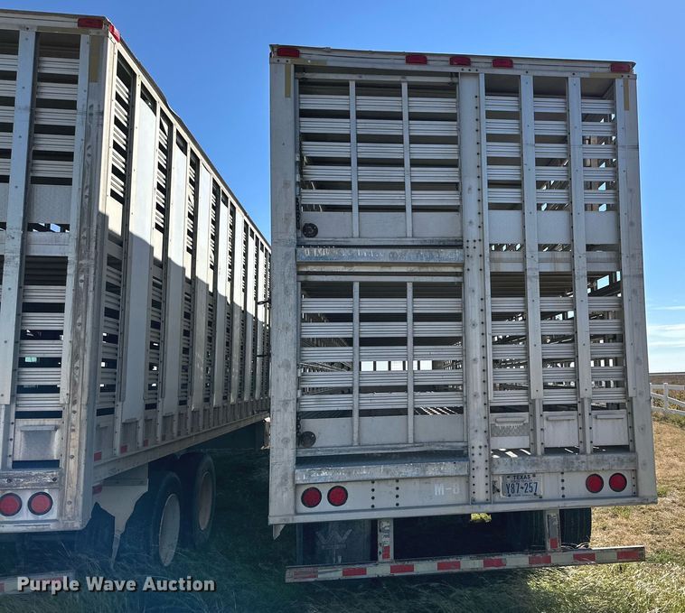 image for item DQ1476 2004 M&W  livestock trailer