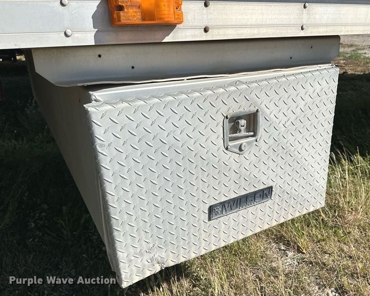 image for item DQ1476 2004 M&W  livestock trailer