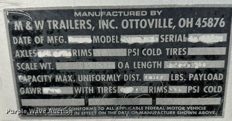 image for item DQ1476 2004 M&W  livestock trailer