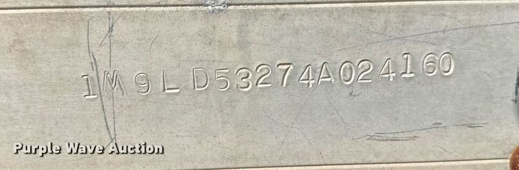 image for item DQ1476 2004 M&W  livestock trailer