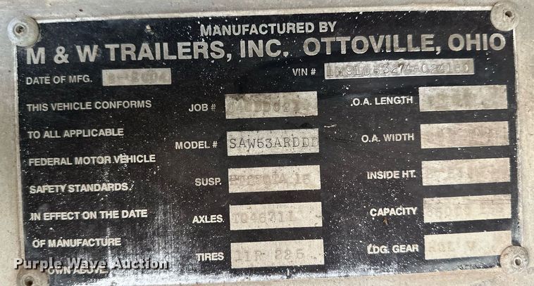 image for item DQ1476 2004 M&W  livestock trailer