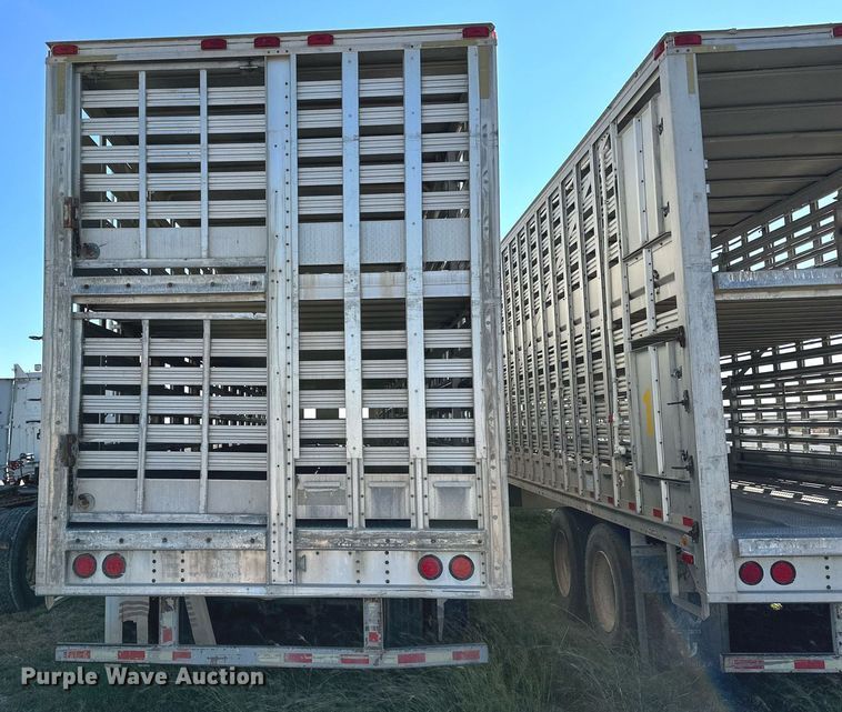 image for item DQ1477 2004 M&W  livestock trailer