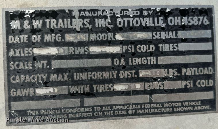 image for item DQ1477 2004 M&W  livestock trailer