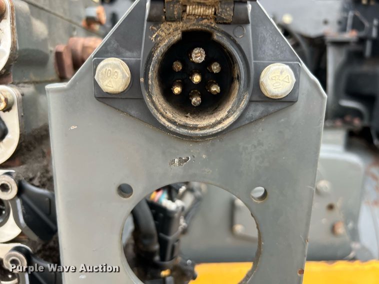 image for item DQ2257 2008 Caterpillar Challenger MT855B  crawler tractor