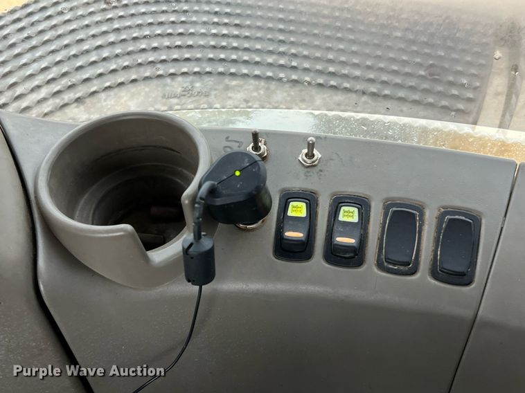 image for item DQ2257 2008 Caterpillar Challenger MT855B  crawler tractor