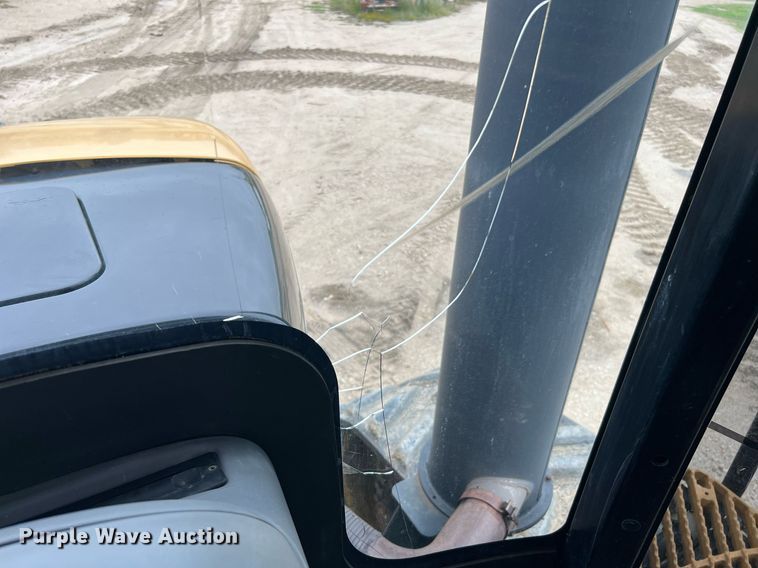 image for item DQ2257 2008 Caterpillar Challenger MT855B  crawler tractor