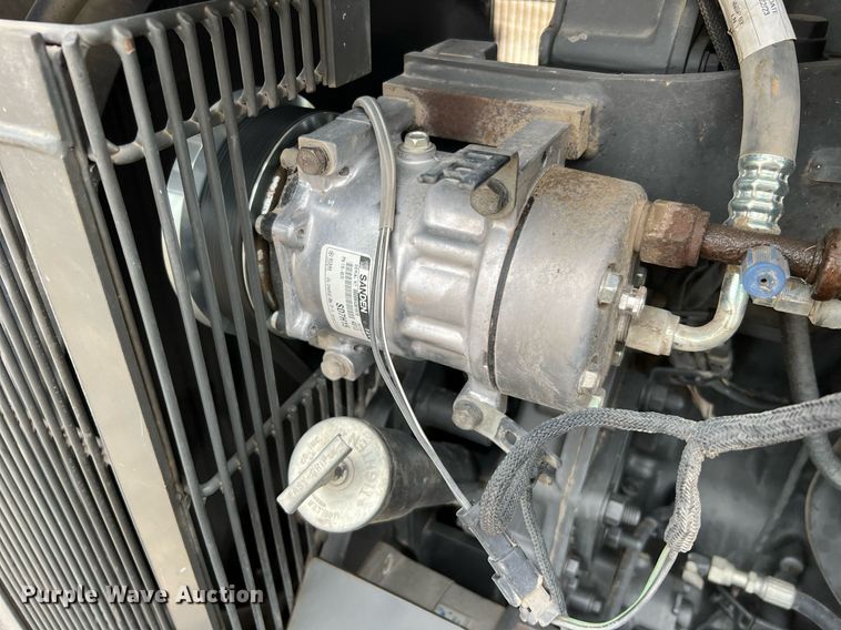 image for item DQ2257 2008 Caterpillar Challenger MT855B  crawler tractor