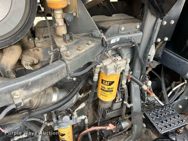 image for item DQ2257 2008 Caterpillar Challenger MT855B  crawler tractor