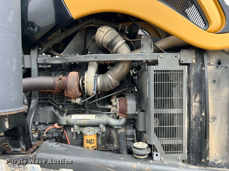 image for item DQ2257 2008 Caterpillar Challenger MT855B  crawler tractor