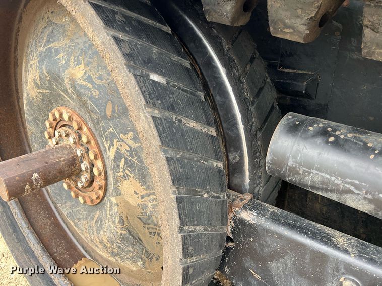 image for item DQ2257 2008 Caterpillar Challenger MT855B  crawler tractor