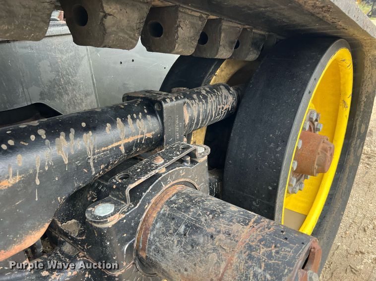 image for item DQ2257 2008 Caterpillar Challenger MT855B  crawler tractor