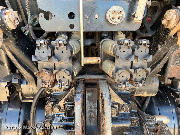 image for item DQ2295 2005 AGCO RT120A  MFWD tractor