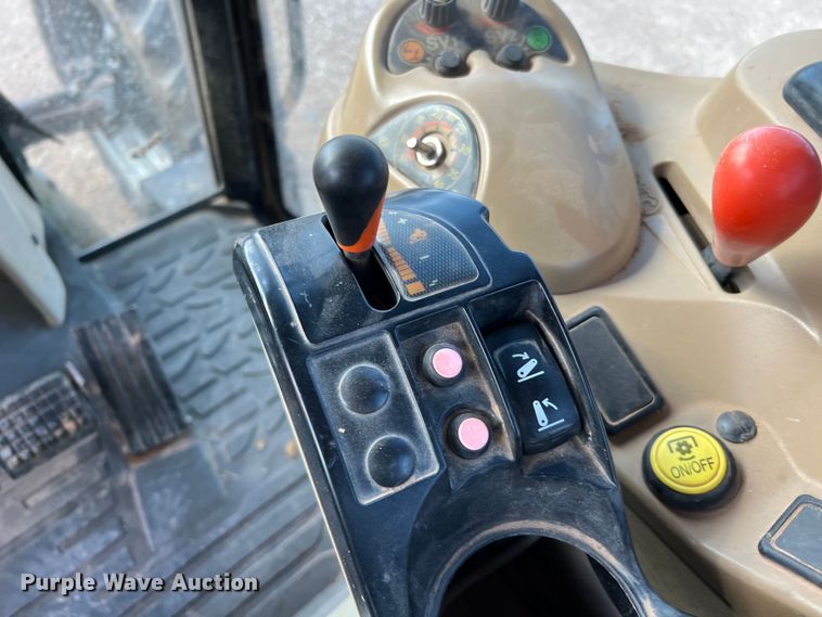 image for item DQ2295 2005 AGCO RT120A  MFWD tractor