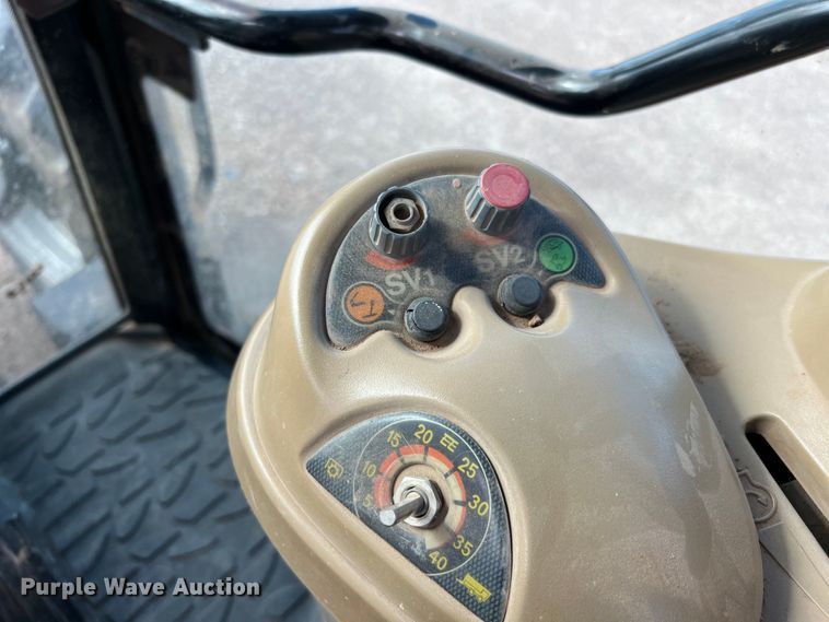 image for item DQ2295 2005 AGCO RT120A  MFWD tractor