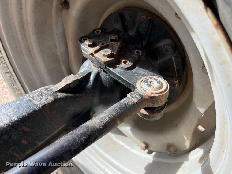 image for item DQ2296 2005 AGCO RT155A  MFWD tractor